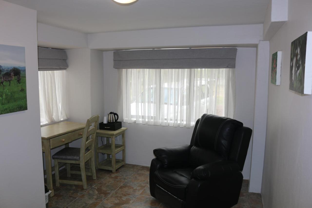 Simunye Livivane Guest House מראה חיצוני תמונה