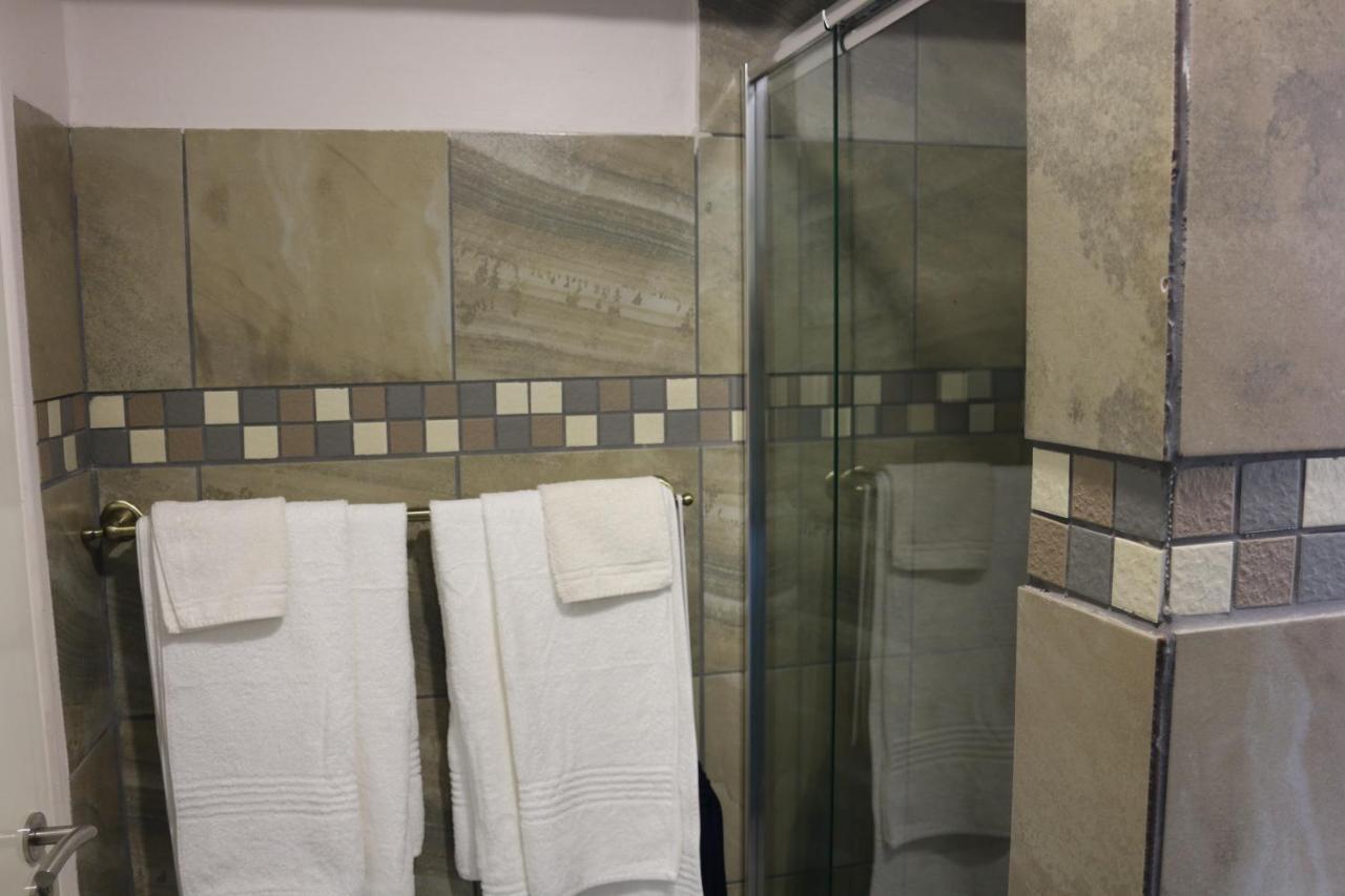 Simunye Livivane Guest House מראה חיצוני תמונה