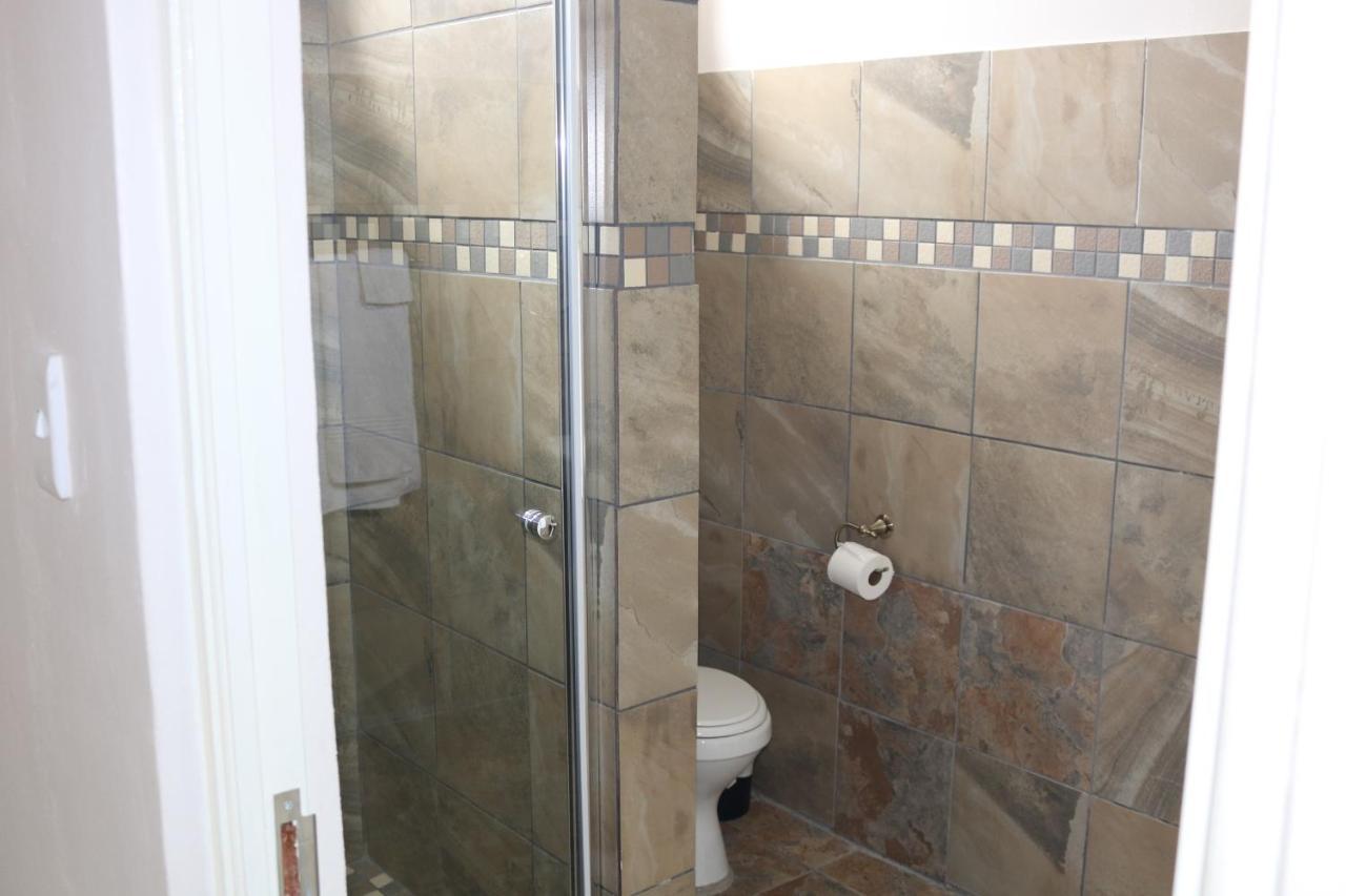 Simunye Livivane Guest House מראה חיצוני תמונה